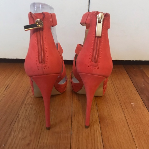 Suede heels - Picture 3 of 5